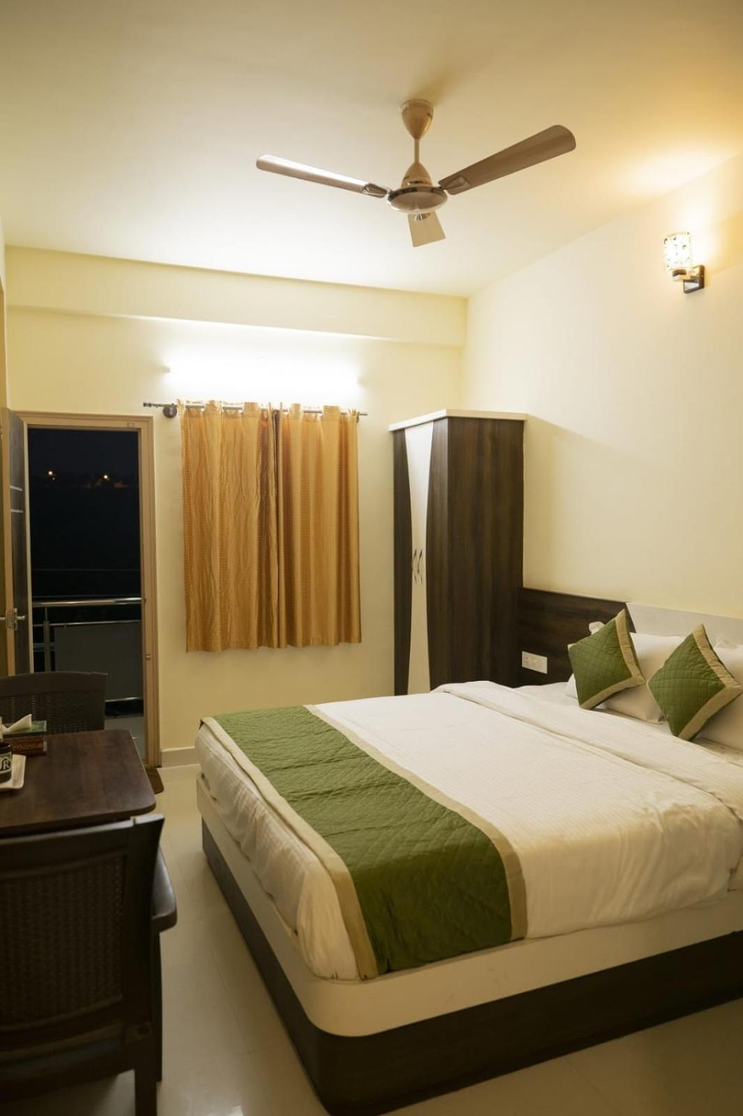 Joldal Residency Hotel Chikmagalur Bagian luar foto