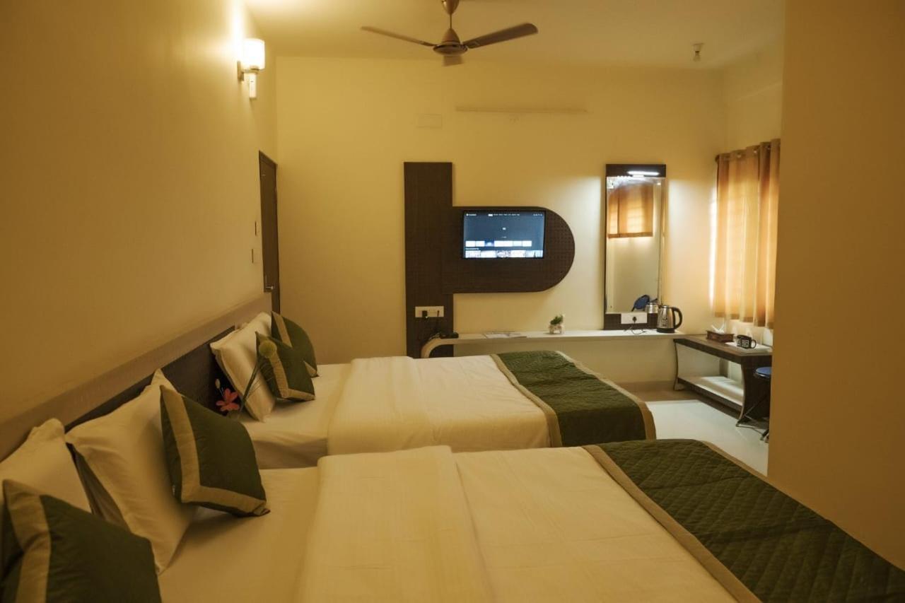Joldal Residency Hotel Chikmagalur Bagian luar foto