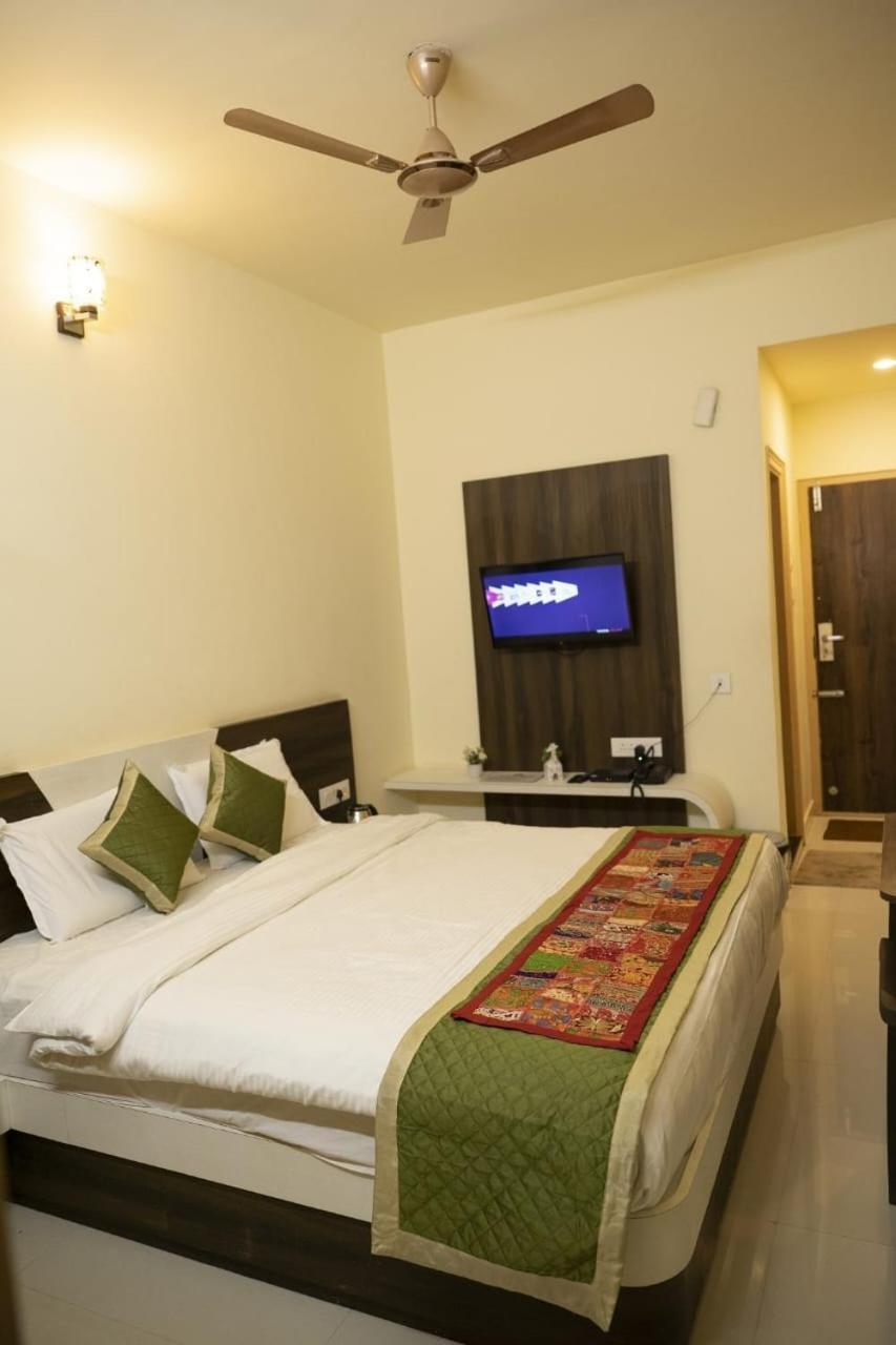 Joldal Residency Hotel Chikmagalur Bagian luar foto